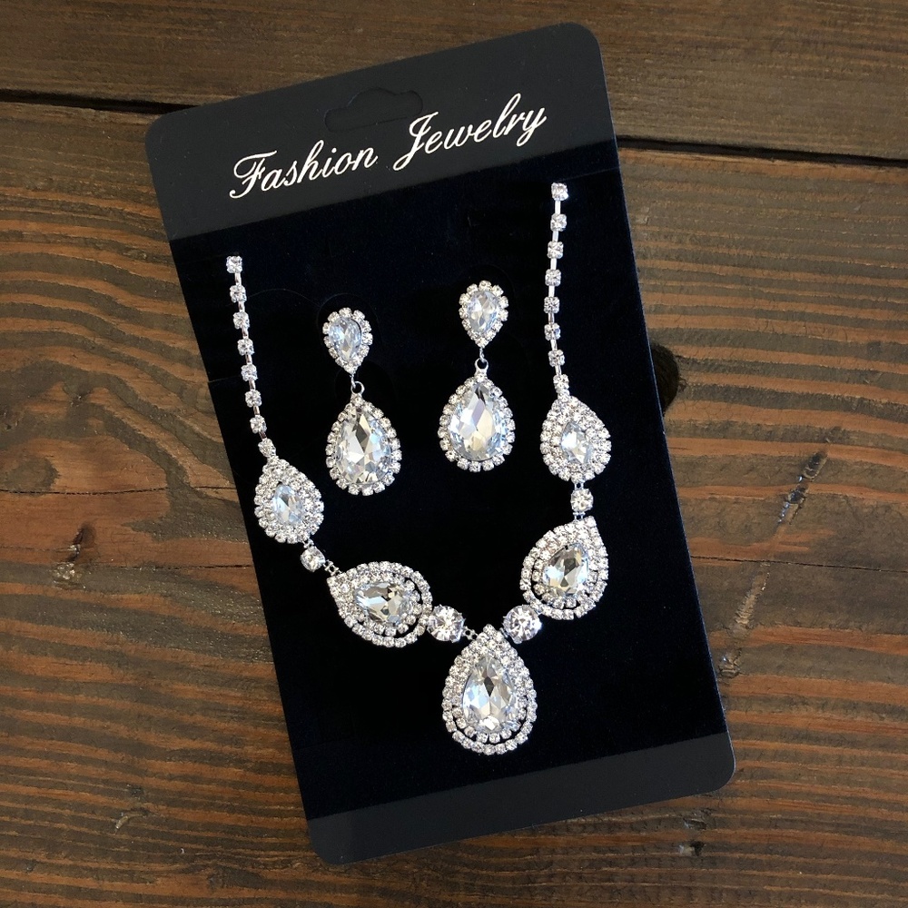 Rhinestone Fashion Jewelry Necklace & Earring Set